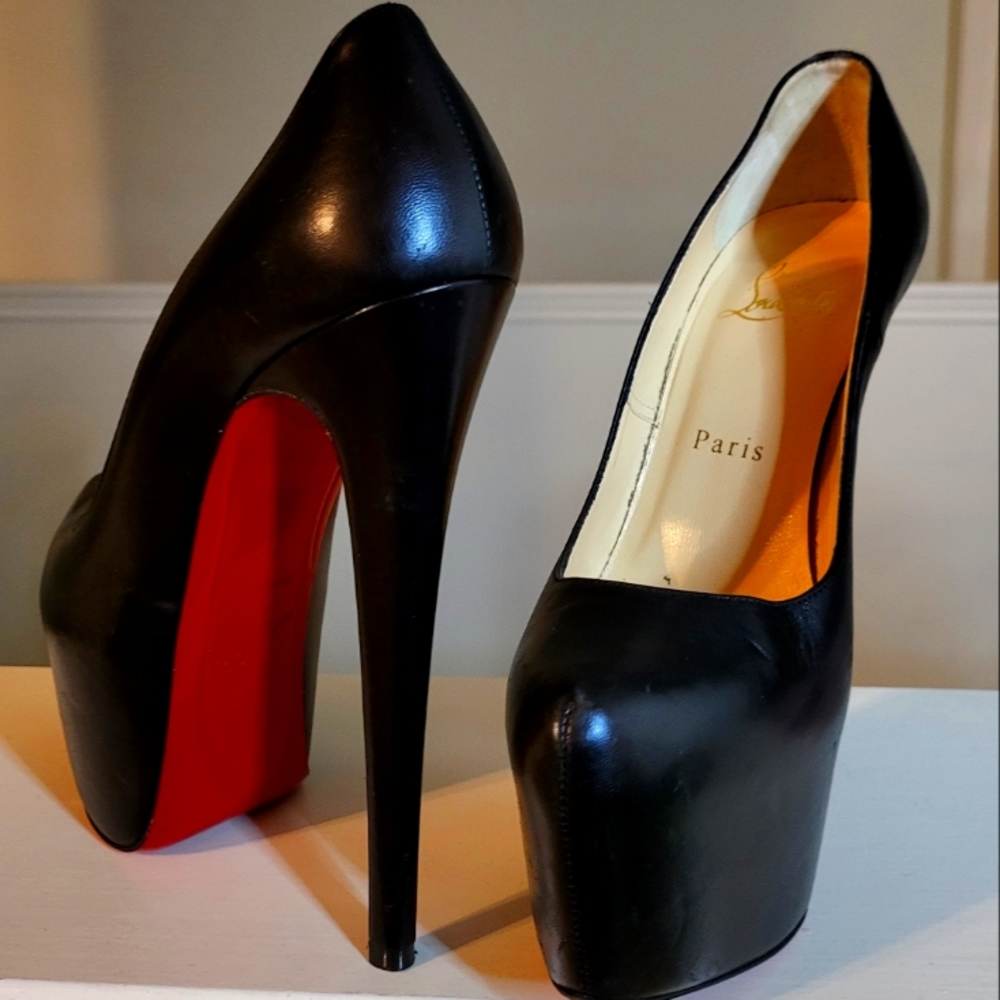 Christian Louboutin Daffodile Pump